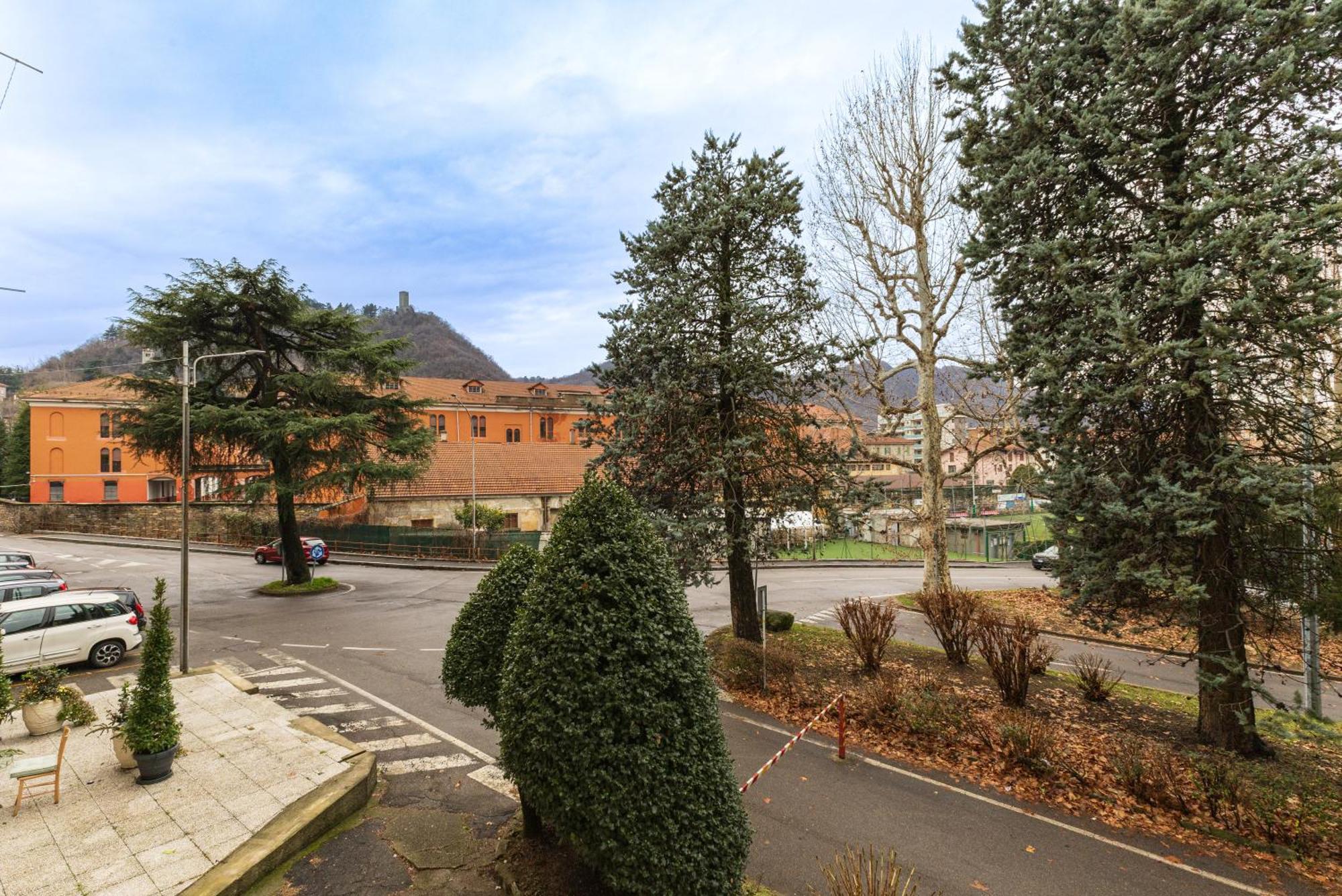 Apartamento Il Giglio - Free Parking Como Exterior foto